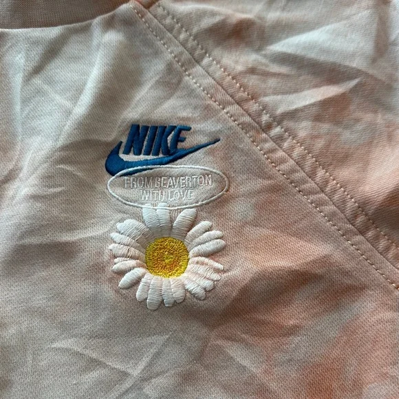Nike Embroidered Crewneck Sweatshirt Daisy Tie-Dye Have a Nike Day size kids L - Picture 2 of 5